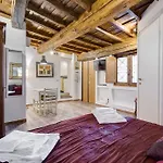 Pellegrino Campo De\' Fiori Suite